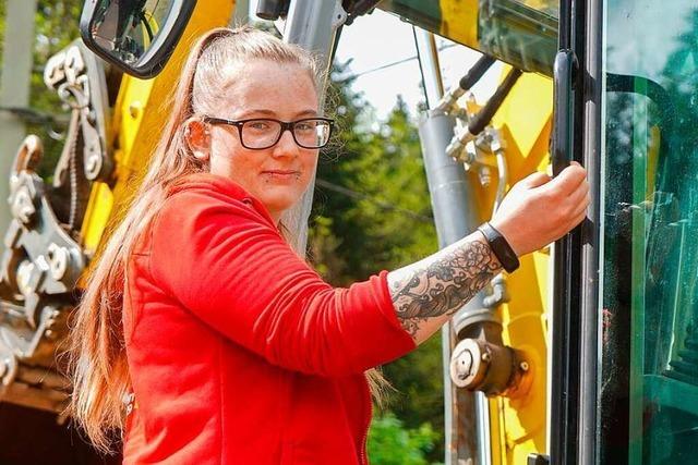 Baustelle statt Blumenladen: Wie eine 23-Jhrige aus Nordrach zur Baggerfahrerin wurde