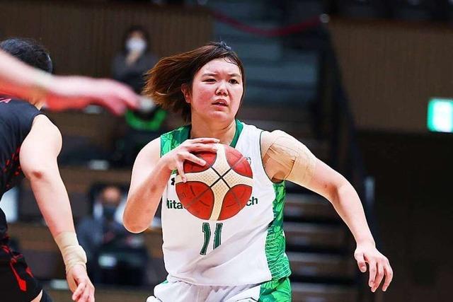 Die verletzte japanische Spielerin Rika Tanimura: 