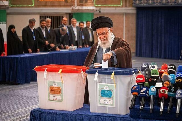 Boykottaufrufe und historisch niedrige Wahlbeteiligung bei Wahlen im Iran