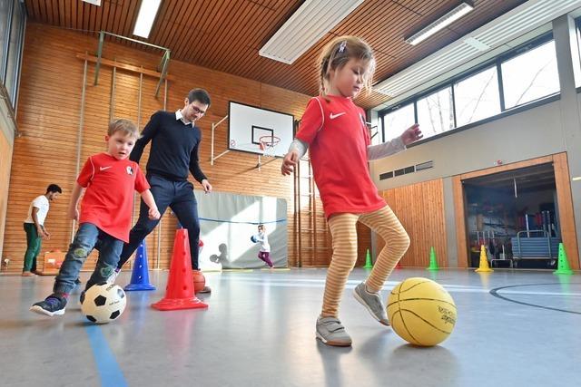 An Freiburgs Sprach-Ballschule geht es nicht nur ums Sporteln