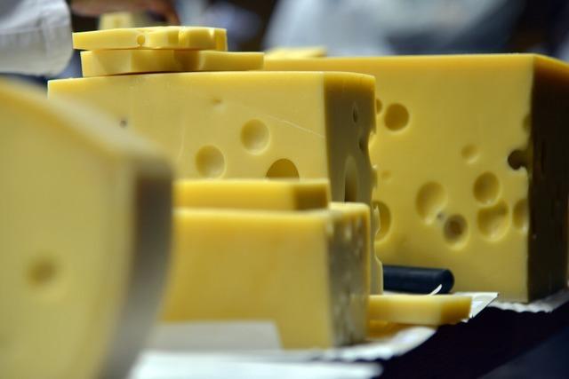 Warum Schwarzwälder Milch bald in Bayern zu Käse verarbeitet wird