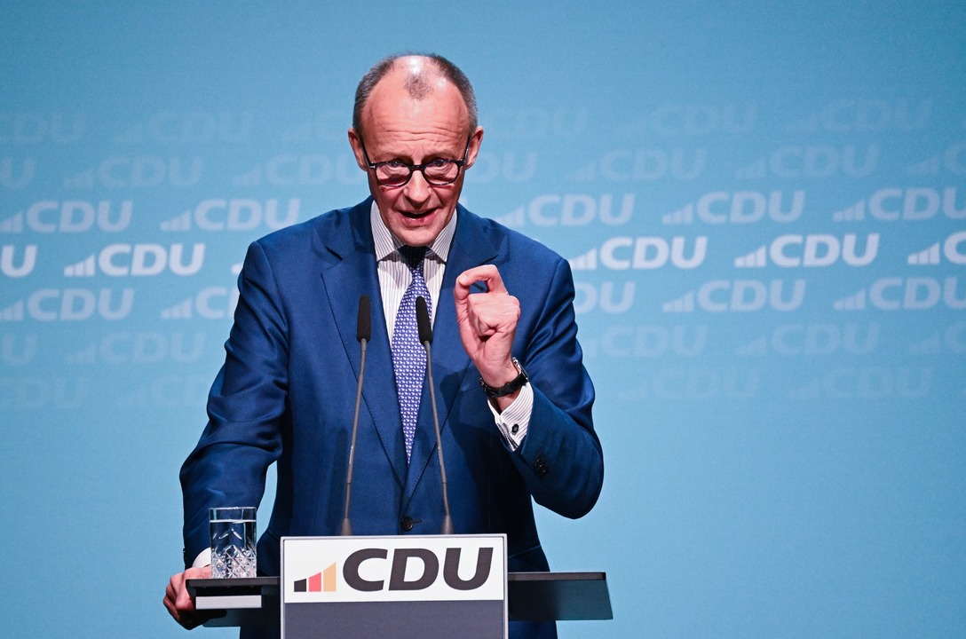 Friedrich Merz, der Bundesvorsitzende ... einer CDU-Grundsatzprogrammkonferenz.  | Foto: Bernd Wei&szlig;brod/dpa